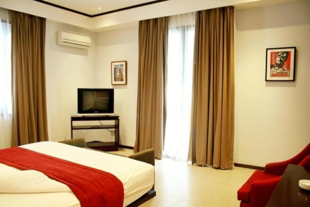 Rumah Nenek Hotel And Restaurant Паданг Номер фото