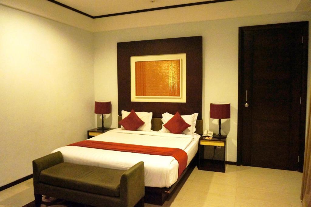 Rumah Nenek Hotel And Restaurant Паданг Номер фото